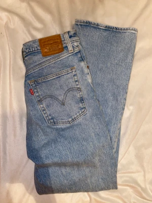 Levis Jeans - Modell: Ribcage  Storlek: W27L29  Fint skick!