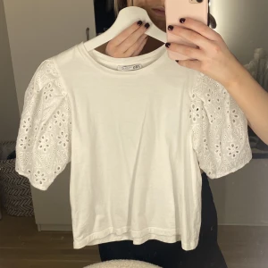 Blus  - Fin blus från zara, bra skick❤️ 