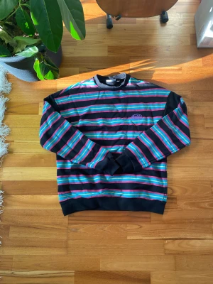 Skater Sweatshirt - Sweatshirt från Junkyard. Storlek M/L Cond: 8,5/10