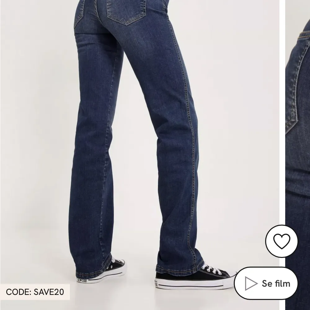 Säljer dessa mörkblå dr denim dixi jeans, då dom tyvärr va försmå för mig. Dom har prislappen kvar o är helt nya. Jeans & Byxor.