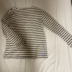 Tröja - Tröja, passar S och M😊rak i halsen