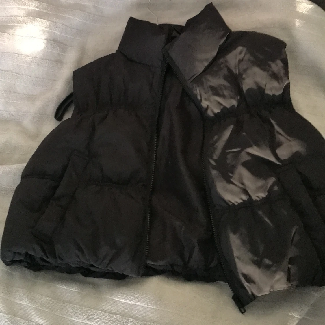 SVART H&M VÄST - 90