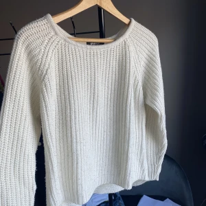 Stickad tröja - Stickad tröja från Ginatricot  Skriv för frågor  📦frakt ingår ej📦