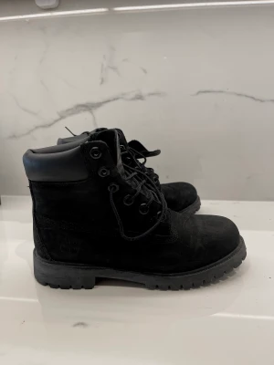 Timberland-kängor/skor - Knappt använda timberlandkängor i storlek 38.   Hämtas i Lund eller skickas om köparen står för frakten 😄 