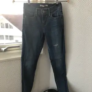 Jeans från Levi’s, knappt använda