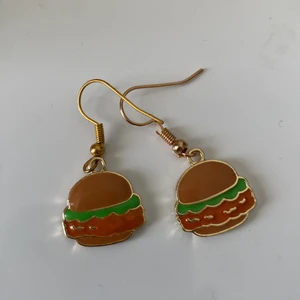 Örhängen  - Hamburgare örhängen 