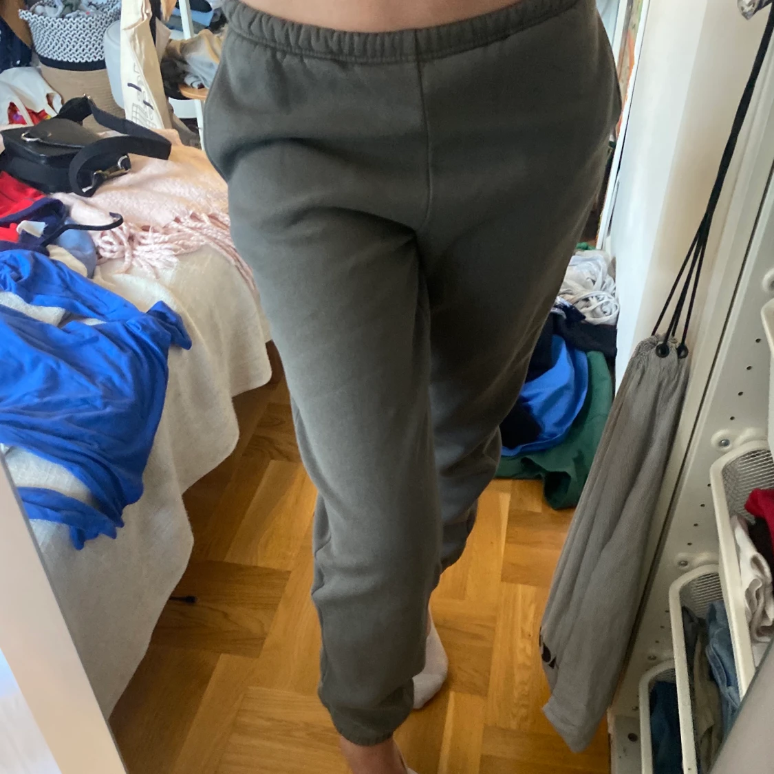 Gråa mjukisbyxor - 90