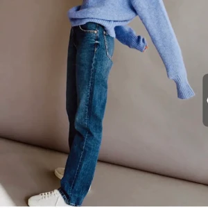 Jeans från zara  - Säljer en av mina favorit jeans då det sorgligt nog blivit för små, därav har jag inga privata bilder. Kan både mötas upp i Stockholm eller frakta 