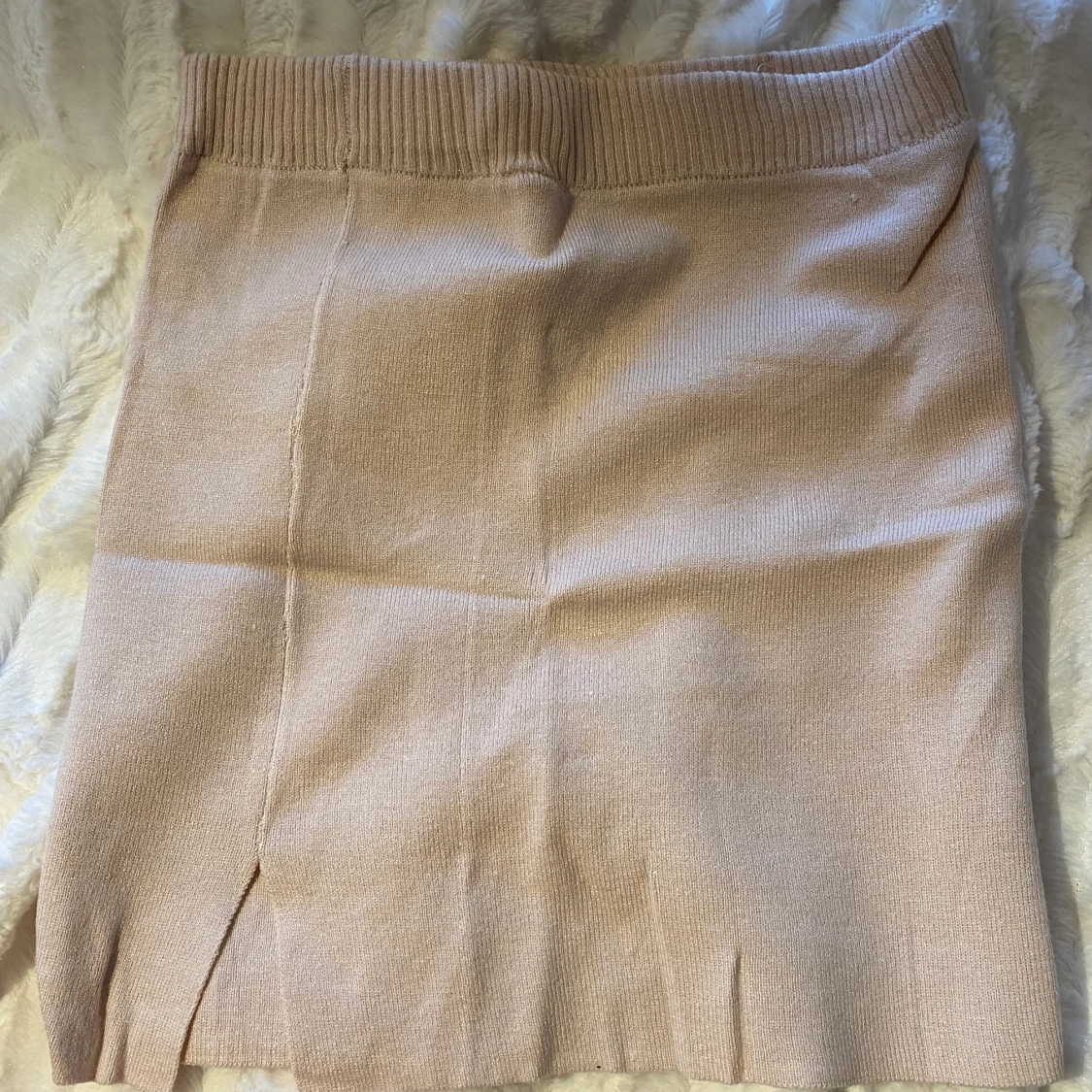 Stickad kjol med slits - 90