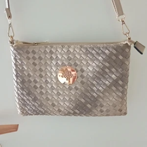 Mulberry kopia äkta skinn - Reglerbar axelrem som är avtagbar, innerficka och dragkedja. 