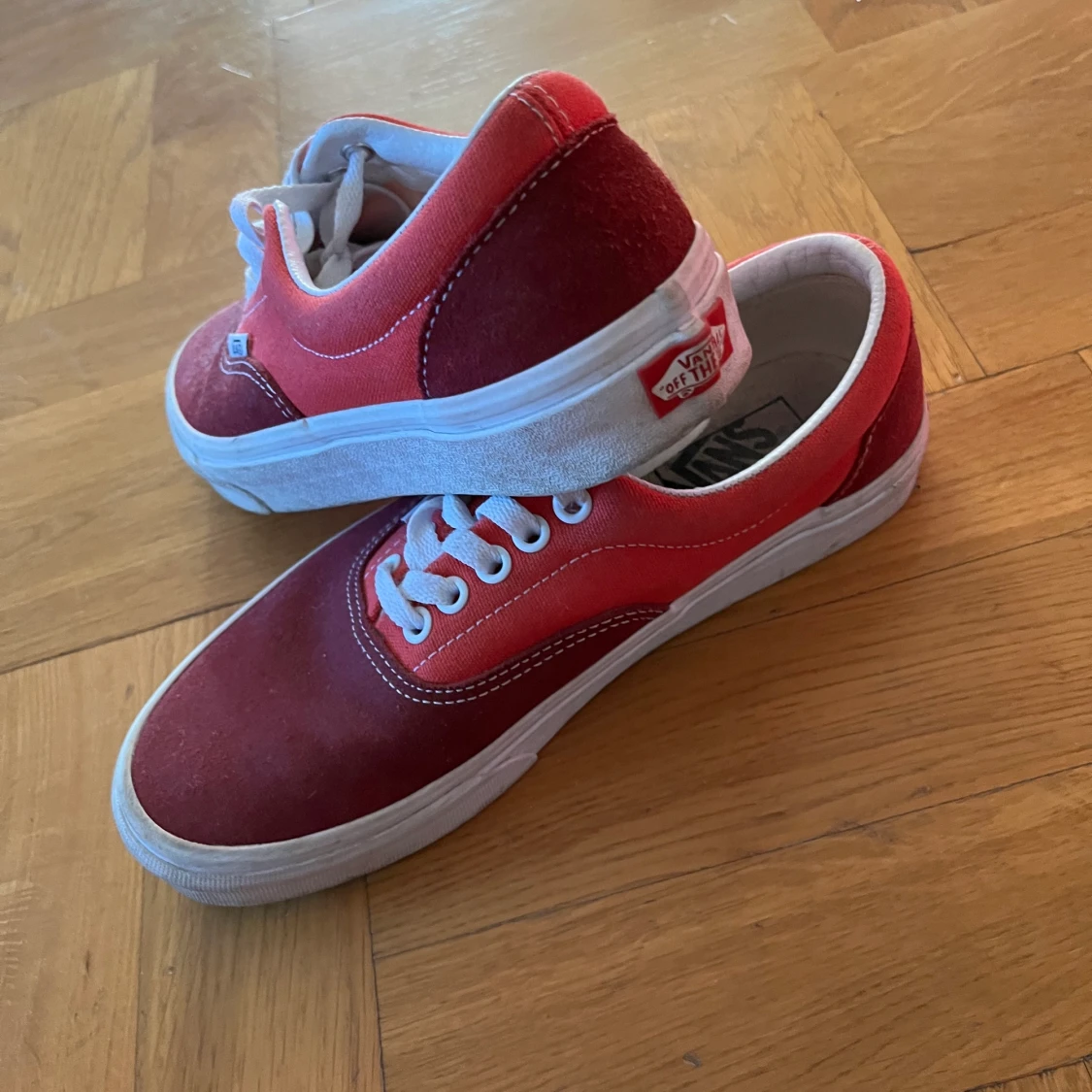 Röda vans - 90