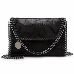 Kedje väska - Säljer min kedje väska (på min väska har jag svarta kedjor)💗