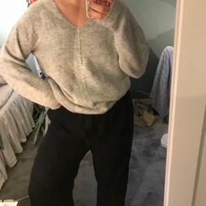 Stickad tröja - Grå fin stickad tröja!!