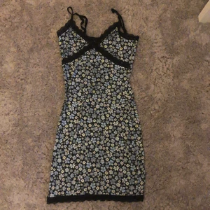 Klänning  - Klänning från hm i strl xs, Bara använt nån gång och bra skick💓 nypris 149 kr