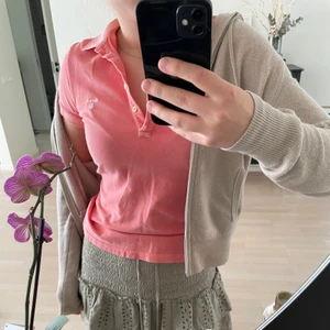 Gant piké - Piké från Gant, i en korall aktig färg!❣️❣️❣️