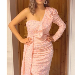 Festklanningar shein  - Storlek 36 rosa från shein 
