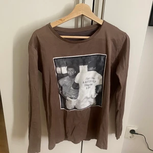 Limitato long sleeve t-shirt  - Sparsamt använd, svincool. Unisex i storlekarna