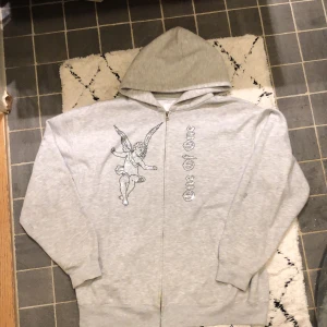 One of one angel hoodie - Mycket bra skick inga skador eller liknande