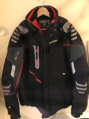IcePeak jacka  - Helt ny vinterjacka icepeak säljes,  Använd en gång  Stlk 54 Ord pris: 6000 Nu: 3000kr
