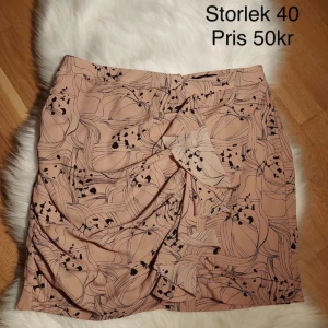 Kjol - Jättefin och söt kjol som är används ett par gånger!