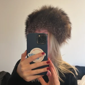 Pälsmössa - Super fin och lyxig pälsmössa, köpt på lottasvintage💖pris kan diskuteras, köparen står för frakten🥰