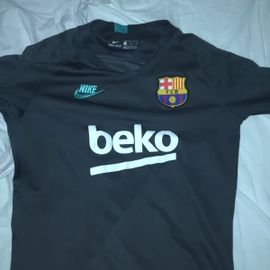 Barcelona tröja  - Bra skick, skriv om du vill veta något mer