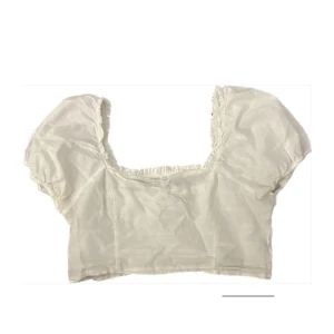 vit topp - vit topp med puffärmar från Zara strl: XS