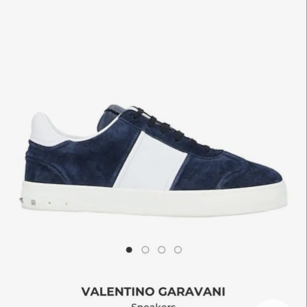 Valentino Garavani skor i storlek 37(INTRESSEKOLL) i marinblå mocka tänk<3 går ej att köpa längre <3. Skor.