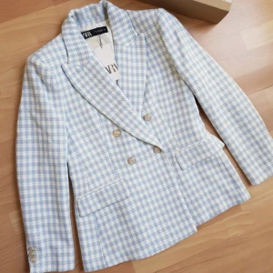 Kavaj Zara - Ny kavaj med prislapp på  Storlek S  Från zara 