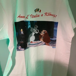 T-shirt - Lady och lufsen t shirt Helt okej skick  