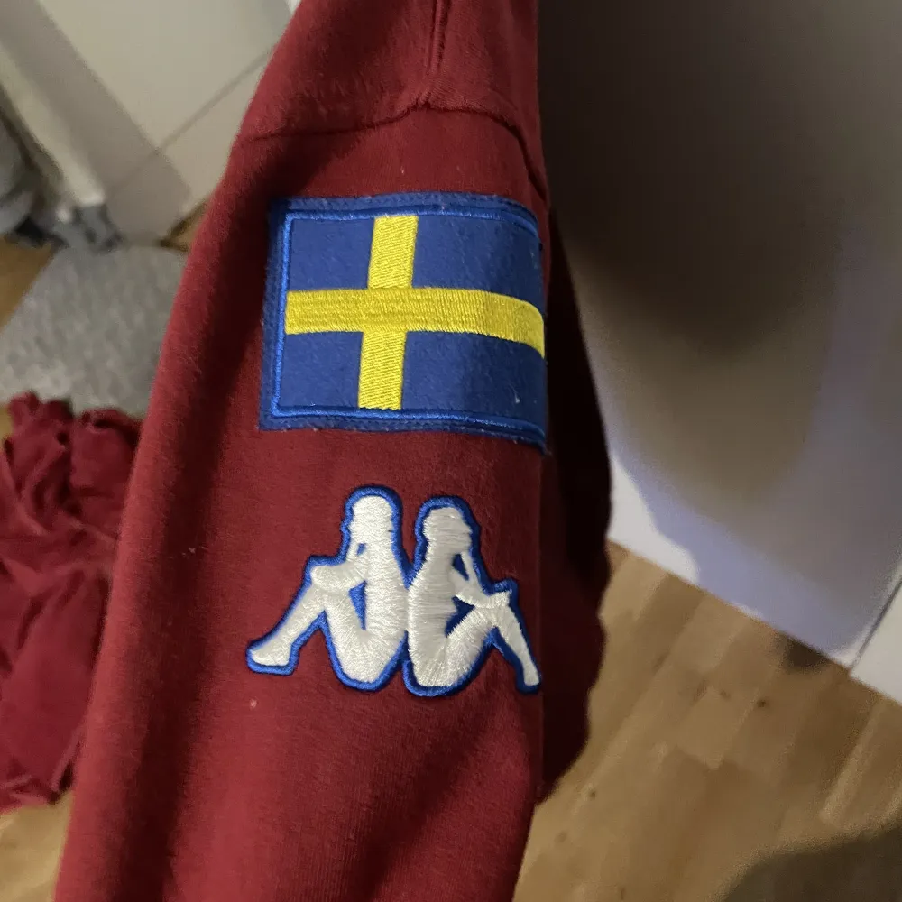 Cool Stockholm kappa tröja skriv för mer info . Hoodies.