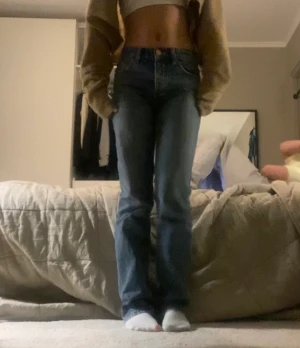 Zara jeans  - Ett par zara jeans i nyskick! 