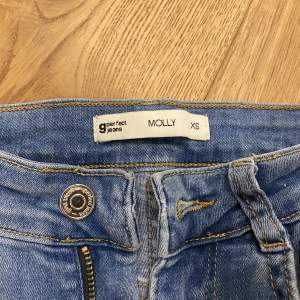 Utsvängda jeans, aldrig använda storlek XS