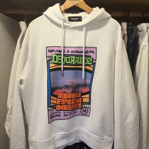 Dsquared2 Double Pipeline Hoodie - Dsquared2 Double Pipeline Hoodie Vit, Storlek M, kvitto finns, Tags Finns, nypris 5500kr