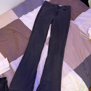 Bootcut skinny jeans - Skinny fit, high waist, flared leg, waist 28 Length 36