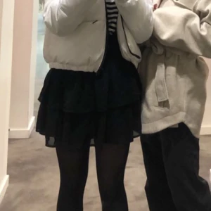 Volang kjol - Säljer denna somriga volangkjolen ifrån Kappahl❤️