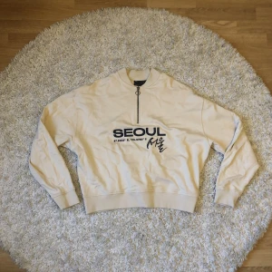 1/3 zip up - Köpt på asos, använd en gång Storlek M