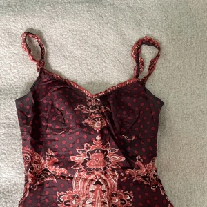 Linne - Säljer detta superfina somriga mönstrade linne från Stella Forest. I fint skick!