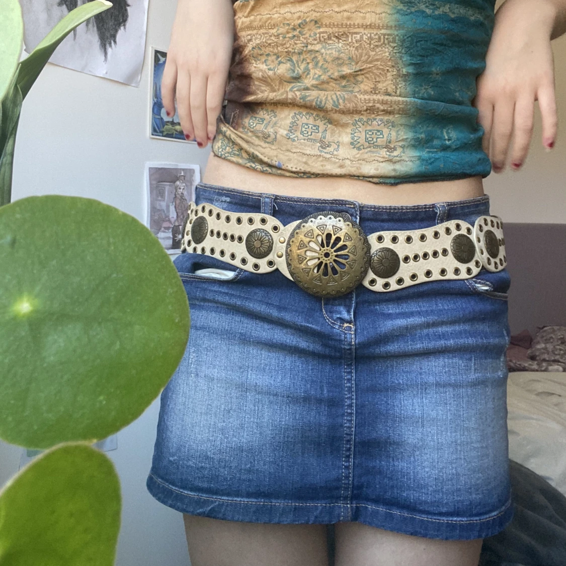 Lågmidjad jeanskjol