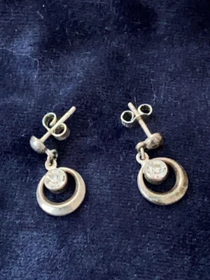Örhängen äkta silver  - Silverörhängen stämplat i bakstycke 