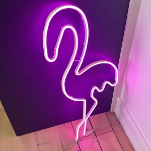 Neon lampa  - Den är stor ❤️och i fint skick 
