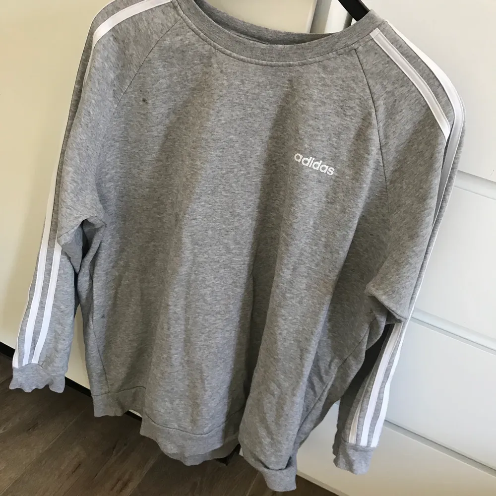 Adidas tröja. Köpte för 600+kr . Tröjor & Koftor.