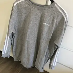 Adidas tröja. Köpte för 600+kr 