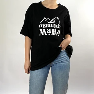 Oversized t-shirt - Oversized svart t-shirt. Köpt för 80kr och har aldrig kommit till användning 