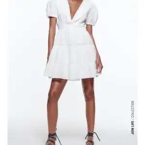 Säljer Zara klänning strl M, 250+ frakt aldrig använd ( pris kan diskuteras) 