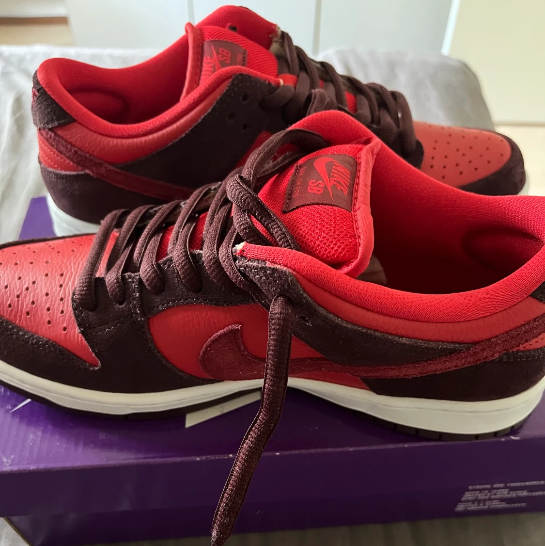 Nike SB Dunk Low Cherry - 90
