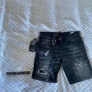 Dsquared shorts  - Dsquared shorts, helt nya!  Jag har olika modeller & storlekar Påse & lappar medföljer Endast seriösa kunder tack! 