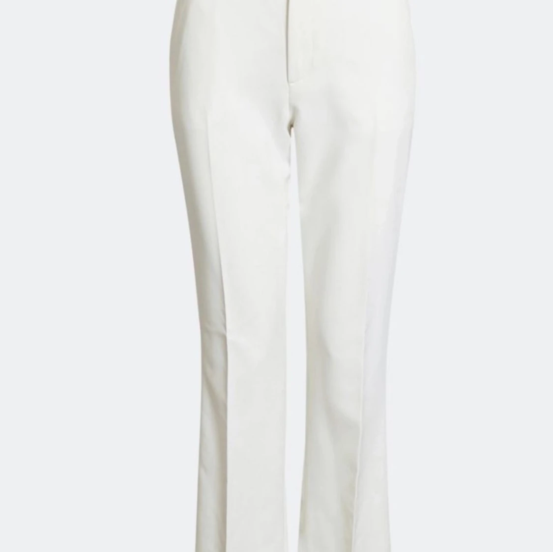 Vita kostymbyxor från BikBok, stl 36