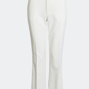 Vita kostymbyxor från BikBok, stl 36 - Använda en dek gånger men är fortfarande i bra skick.