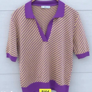 Zara tröja  - Jätte cool tröja från zara köpt på plick ! Får ingen användning av den men i topp skick 🥰 Köparen står för frakt 